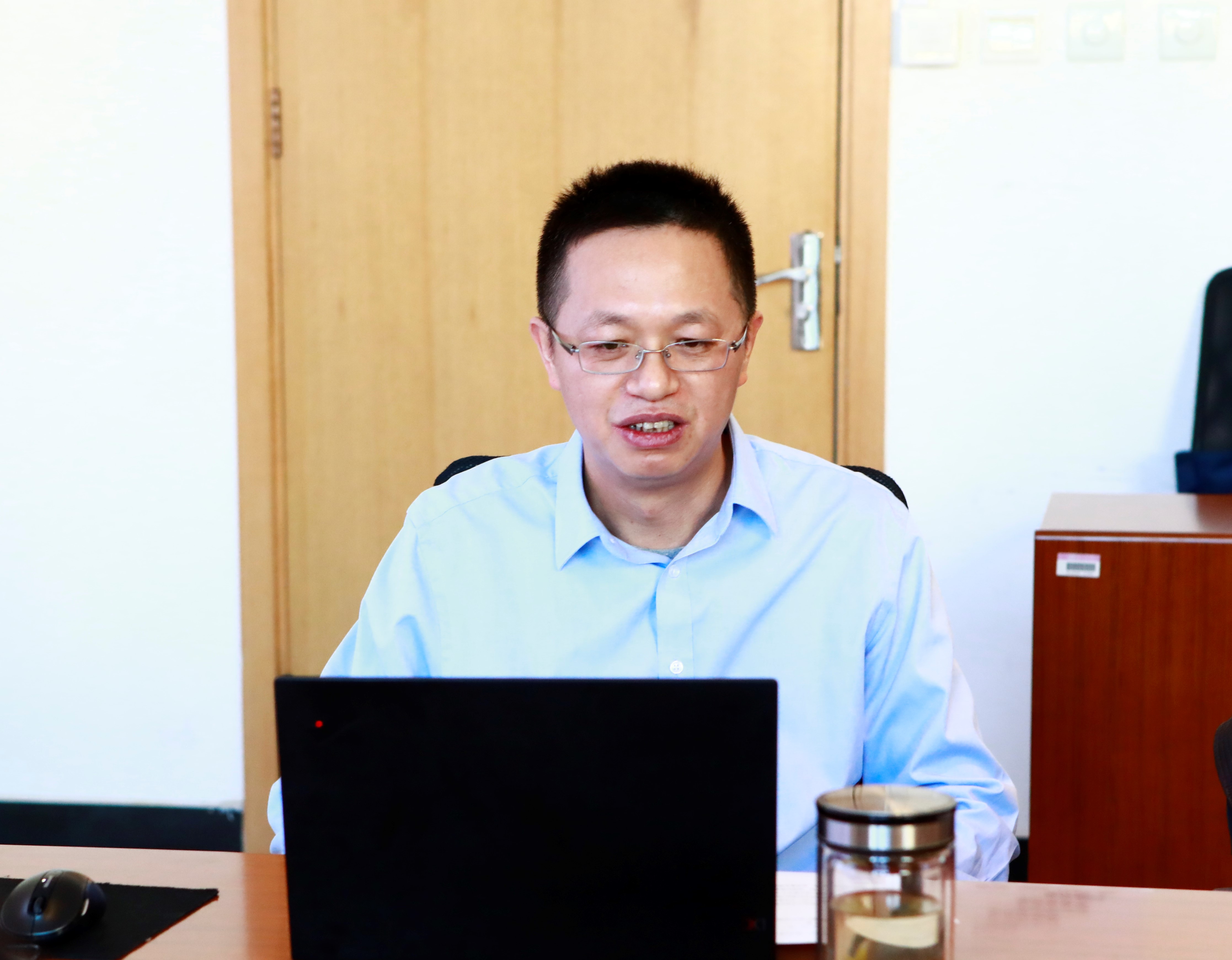 王斌传达中央人才工作会议精神及学校人才工作会议精神 王斌传达中央人才工作会议精神及学校人才工作会议精神